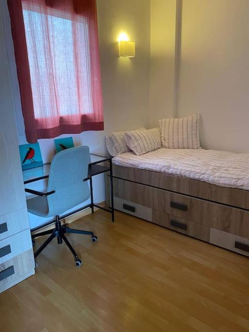 Luminoso Apartamento Con Piscina Roses Bagian luar foto